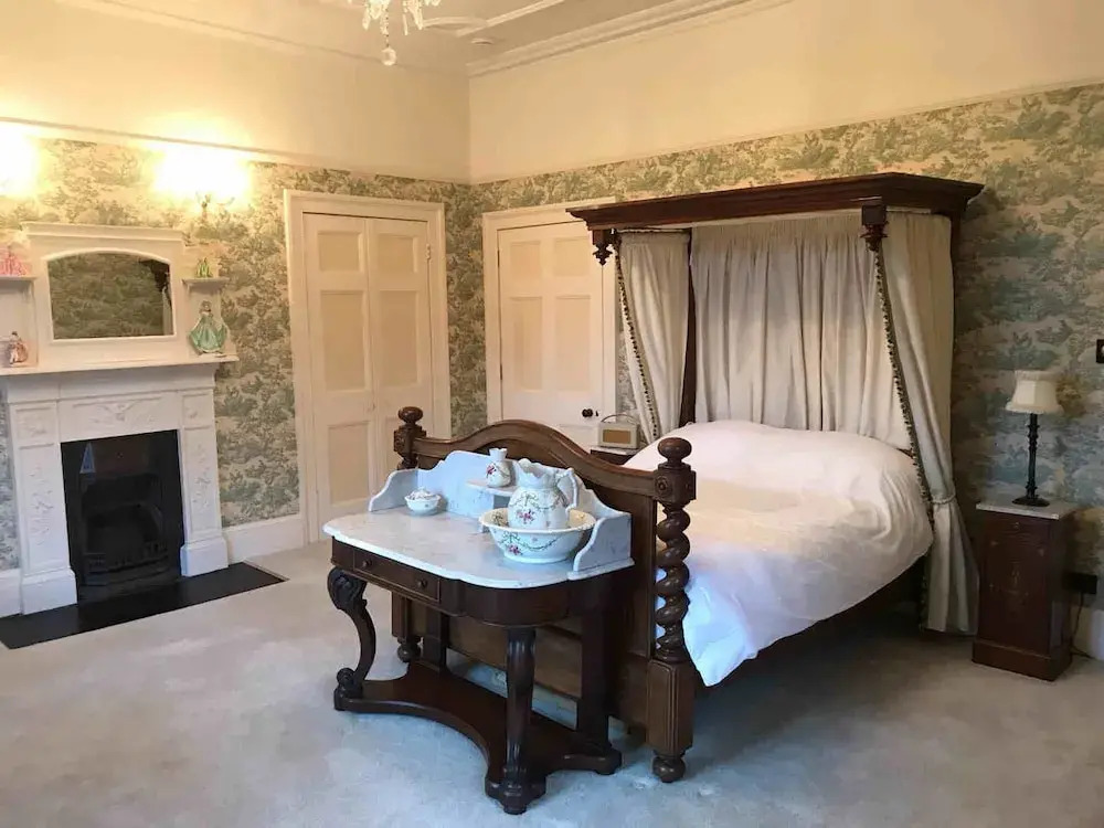 Llangattock Park House