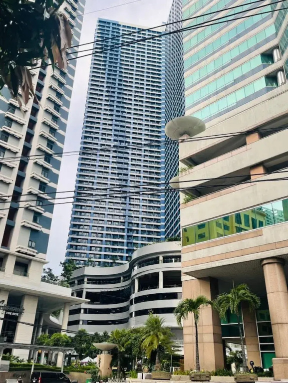 AIR Residences Makati Holiday Home