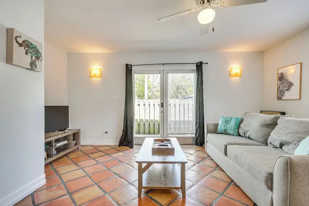 < 1 Mi to Las Olas Boulevard: Cozy Retreat w/ Yard