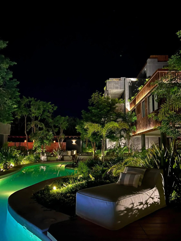 Lovely 2Bedroom apartment serviced + pool & garden