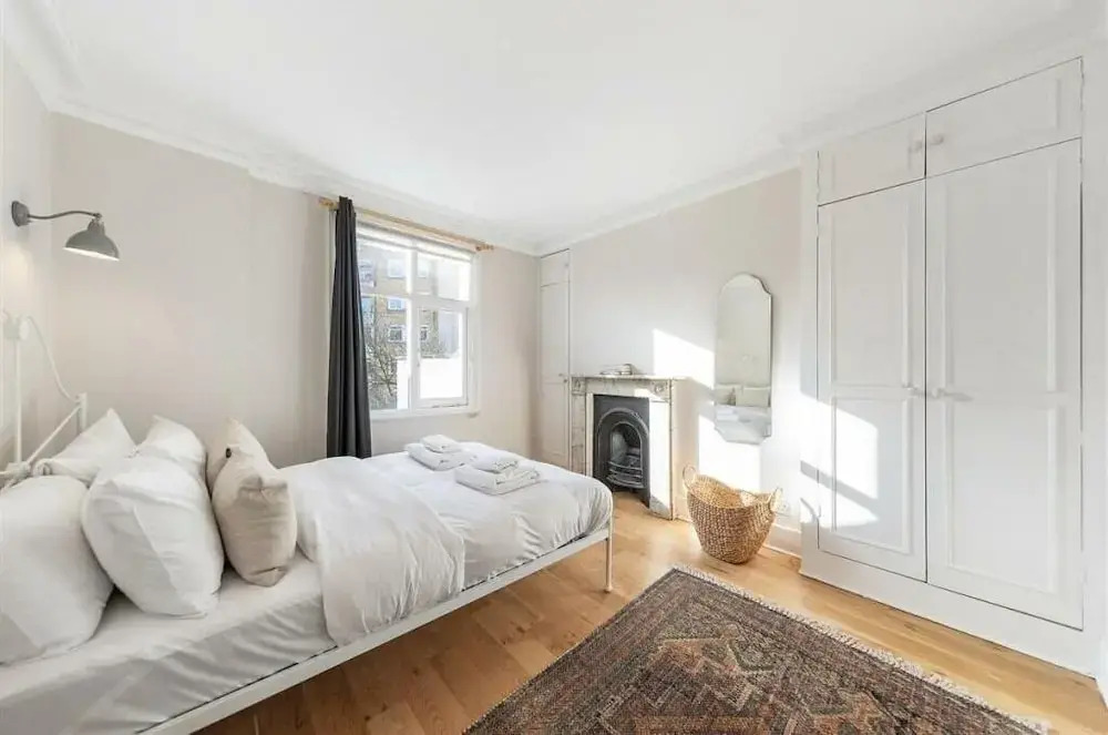Spacious 3B House in South Kensington