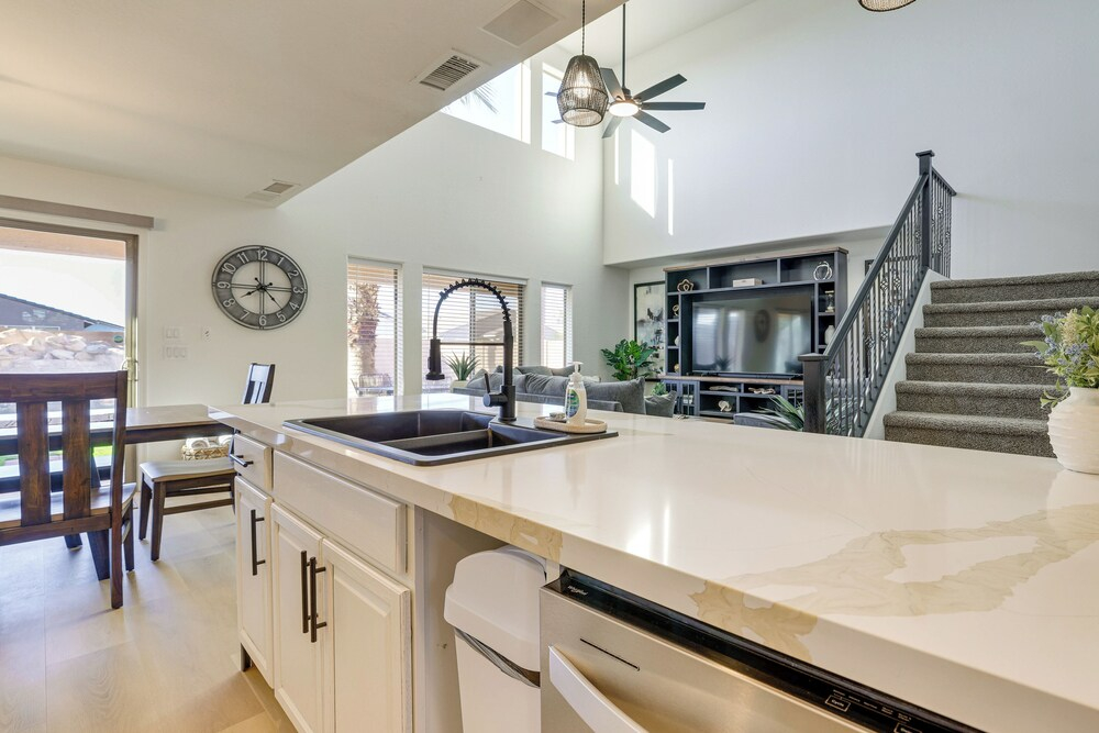 Spacious San Tan Valley w/ Private Outdoor Oasis
