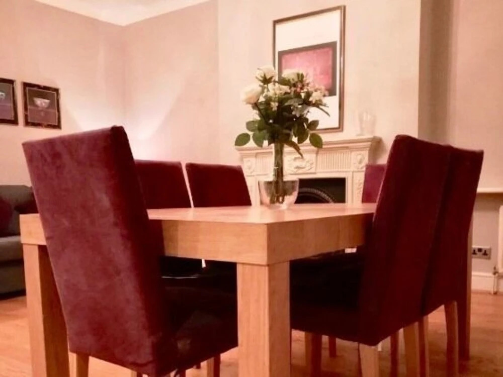 2 Bed Earls Court Hfs14