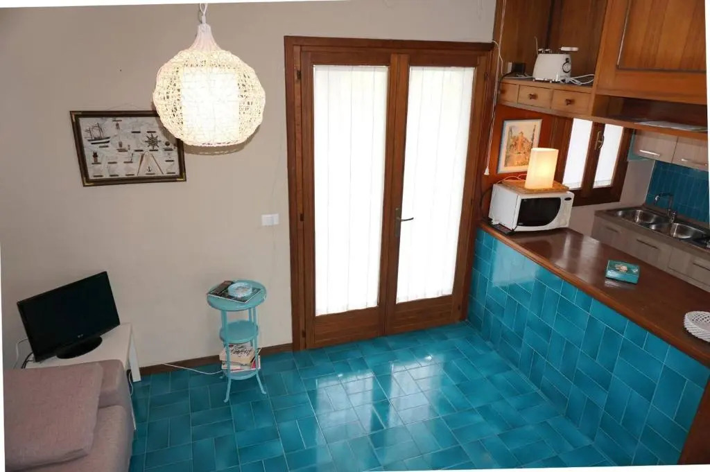 Beautiful Villa for 7 People With Swimming Pool and Private Garden by Beahost