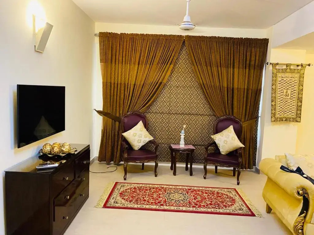 Royal Two Bed Luxury Apartment Gulberg