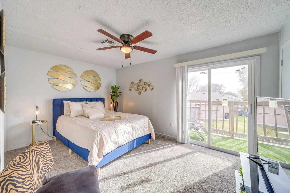 5 Mi to Route 66 Fun! Tulsa Towhome w/ Game Room