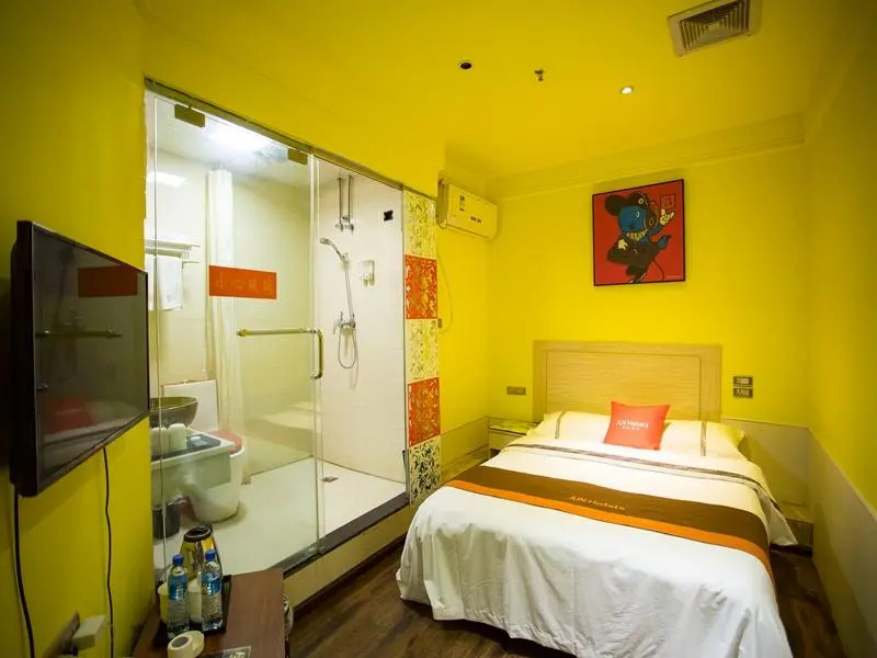Jun Hotel Guizhou Guiyang Yunyan District Penshuichi Business Center Metro Station