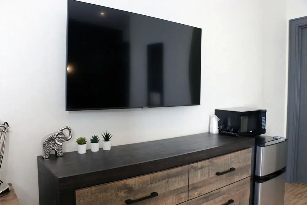 Dream Suites Near YYZ Airport