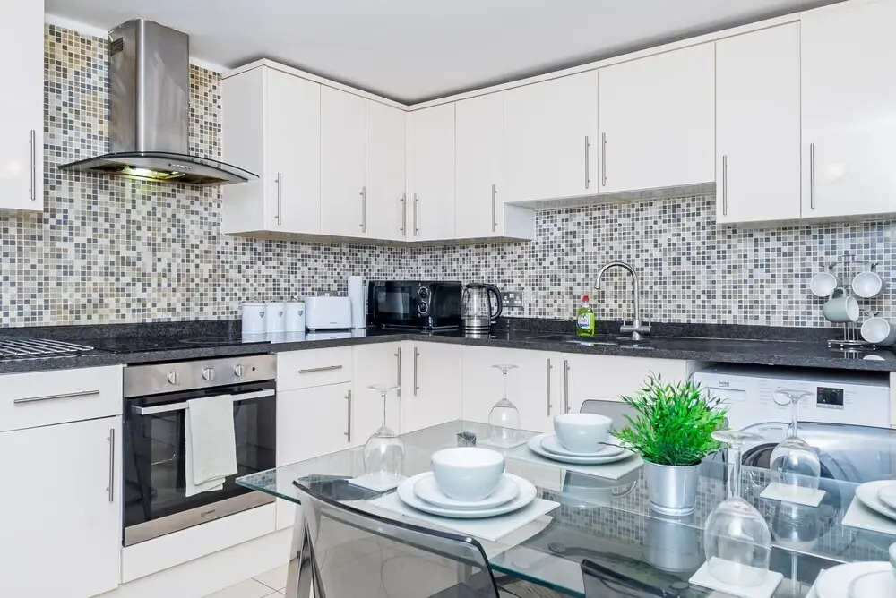 Lovely 2 Bedroom Apartment With Free Parking