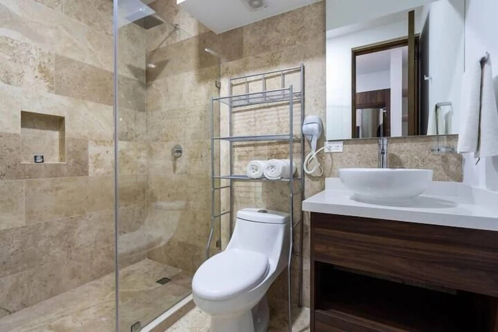 Stylish Studios Pool Near Beach
