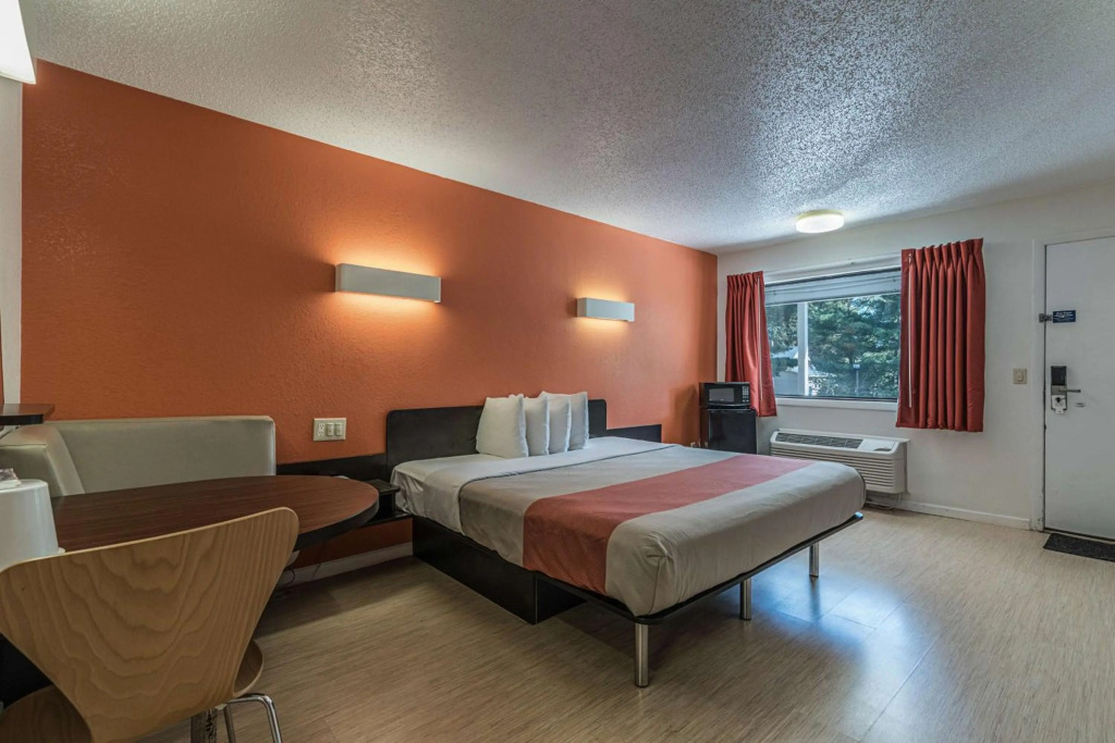 MOTEL 6 - Albany, NY - Airport