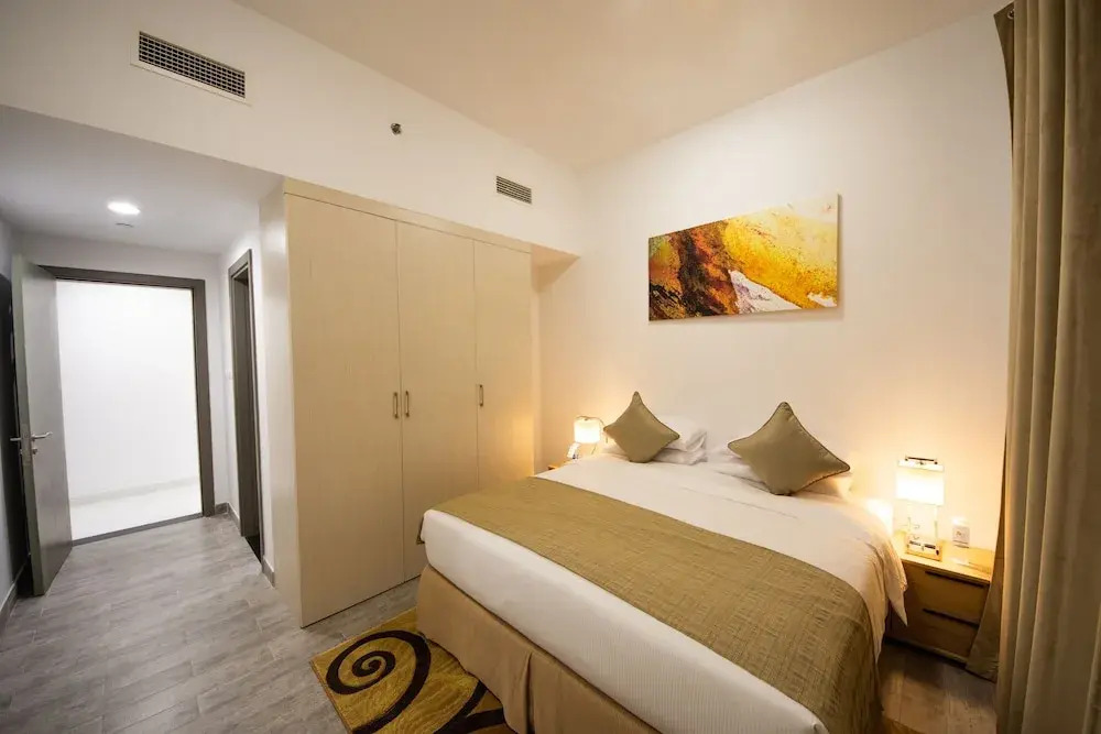 Rose Dream-Two Bedroom Furnished Apart..