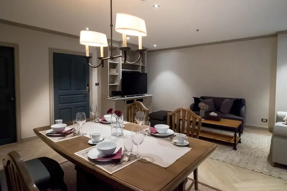 Big Apt, Hidden Gem, Fully Equipped 2 big Br, 2 Ba, Spacious Living in Dt
