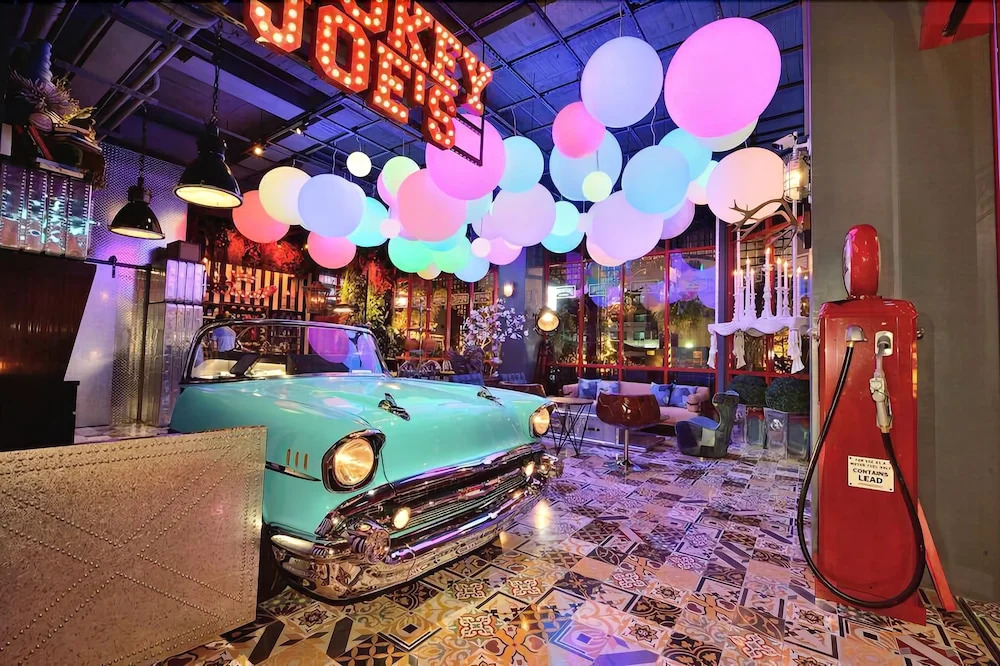 Joe's Apartment Hotel