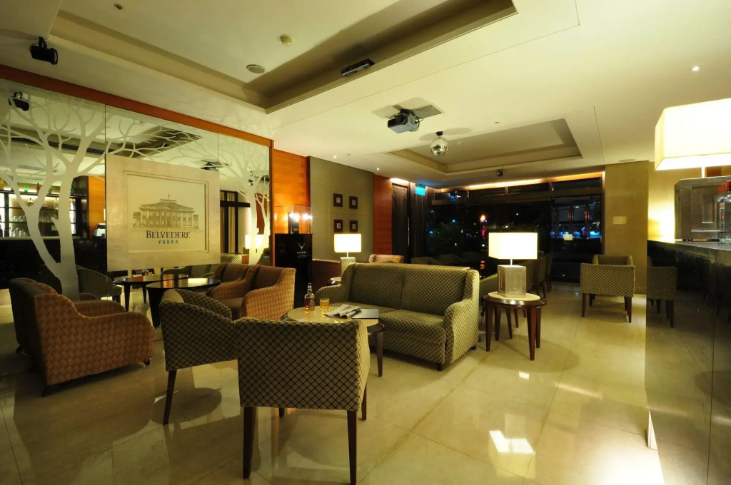 Forward Hotel