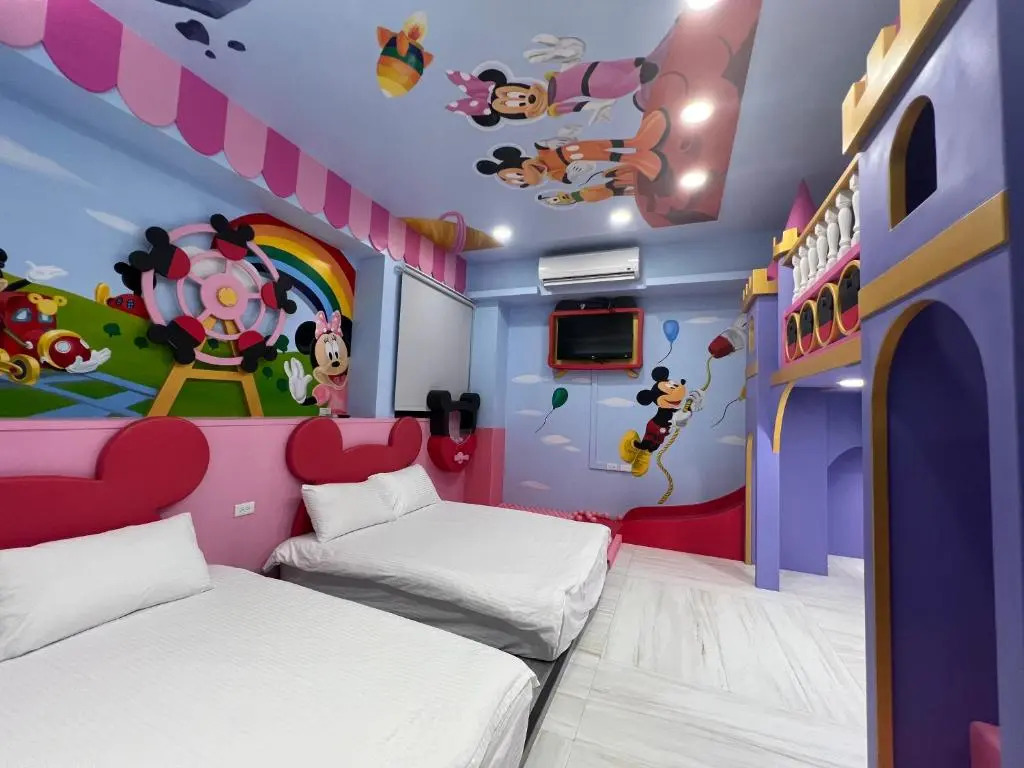 Fun Holiday Family Hostel
