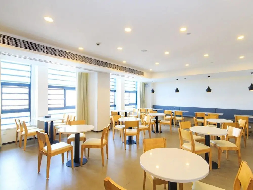 Atour Hotel (Hangzhou Binjiang Binwen Road)