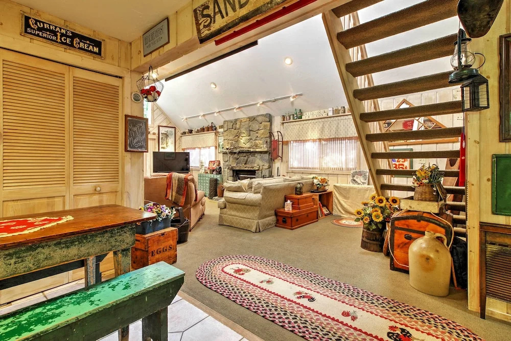 West Dover Vacation Rental w/ Hot Tub Near Mt Snow