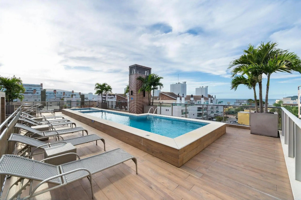 Porto Madero 201 - Apartamento no centro de Bombinhas - Rooftop com piscina e academia - À poucos metros da praia