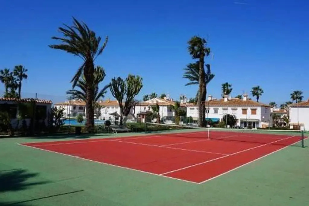Costa Blanca Bungalow Lago jardin frente piscina 4 personas