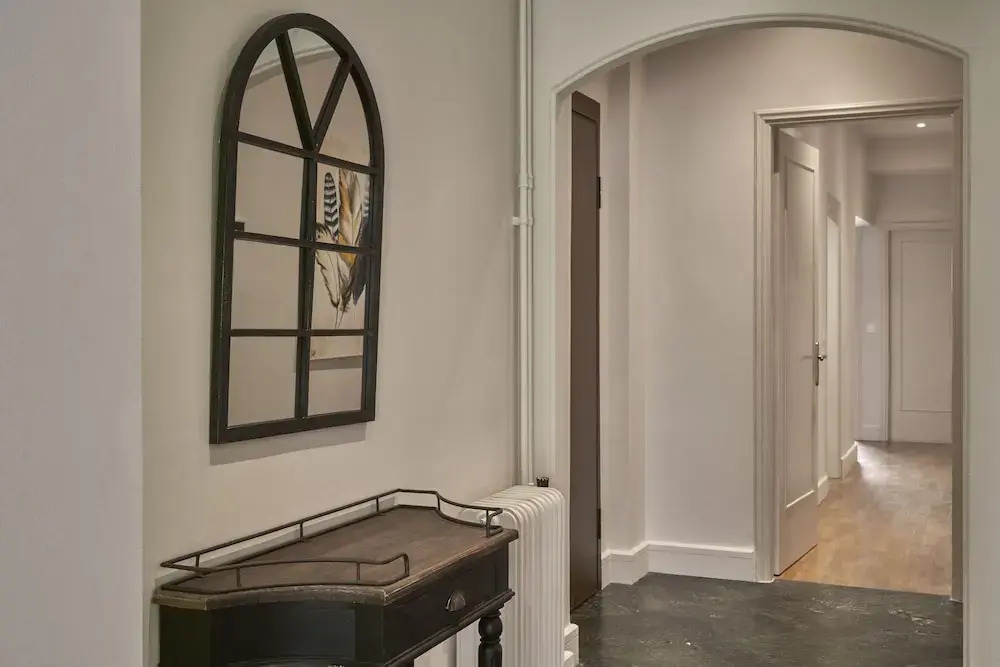 Chic n Bright 3 Bd Apt with Hilton View