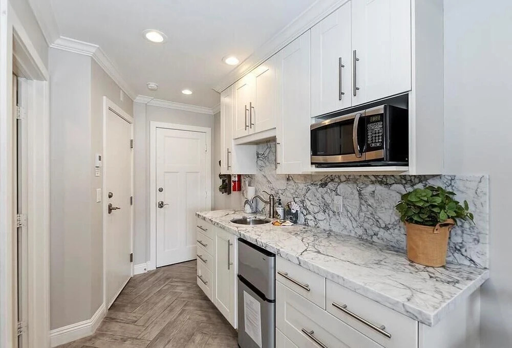029 Lakefront Luxury Home