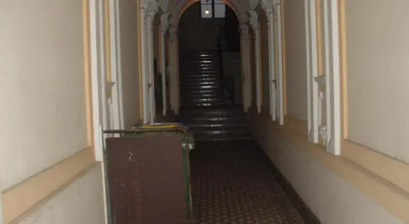 Azusa Guest House