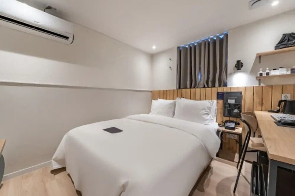 Just Stay Hotel