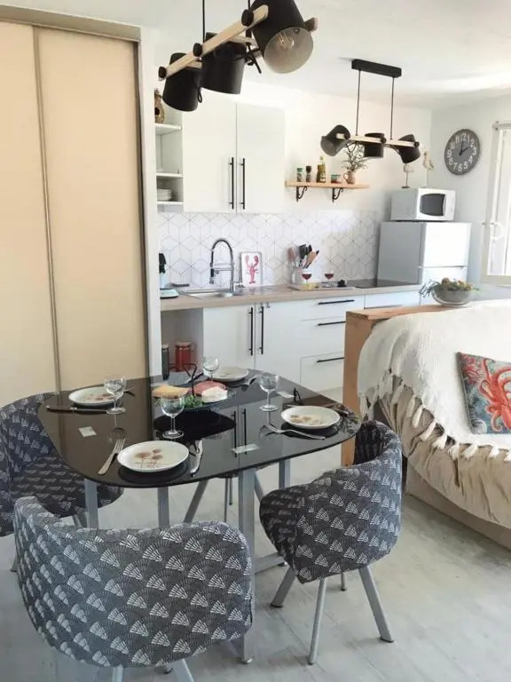 Nice 33m With Terrace Near The Beach