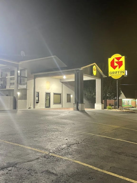 Super 8 Griffin