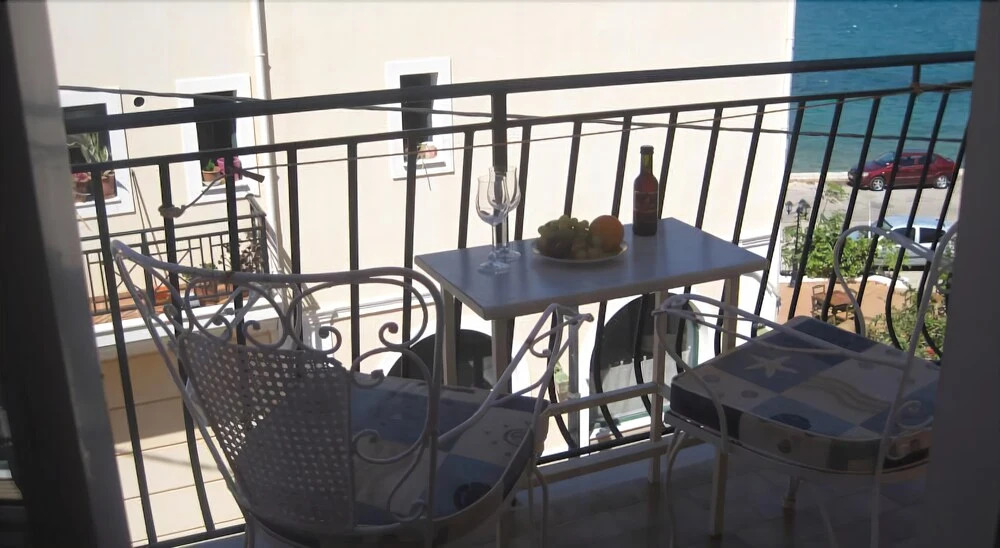 Marina rooms