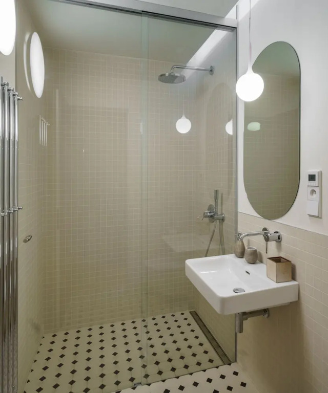 MN6 Luxury Suites by Adrez