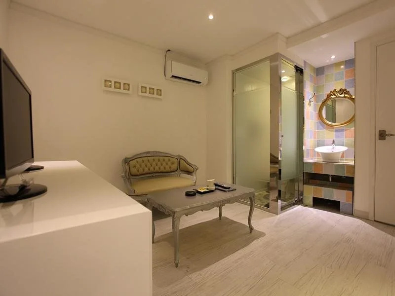 Yes Hotel