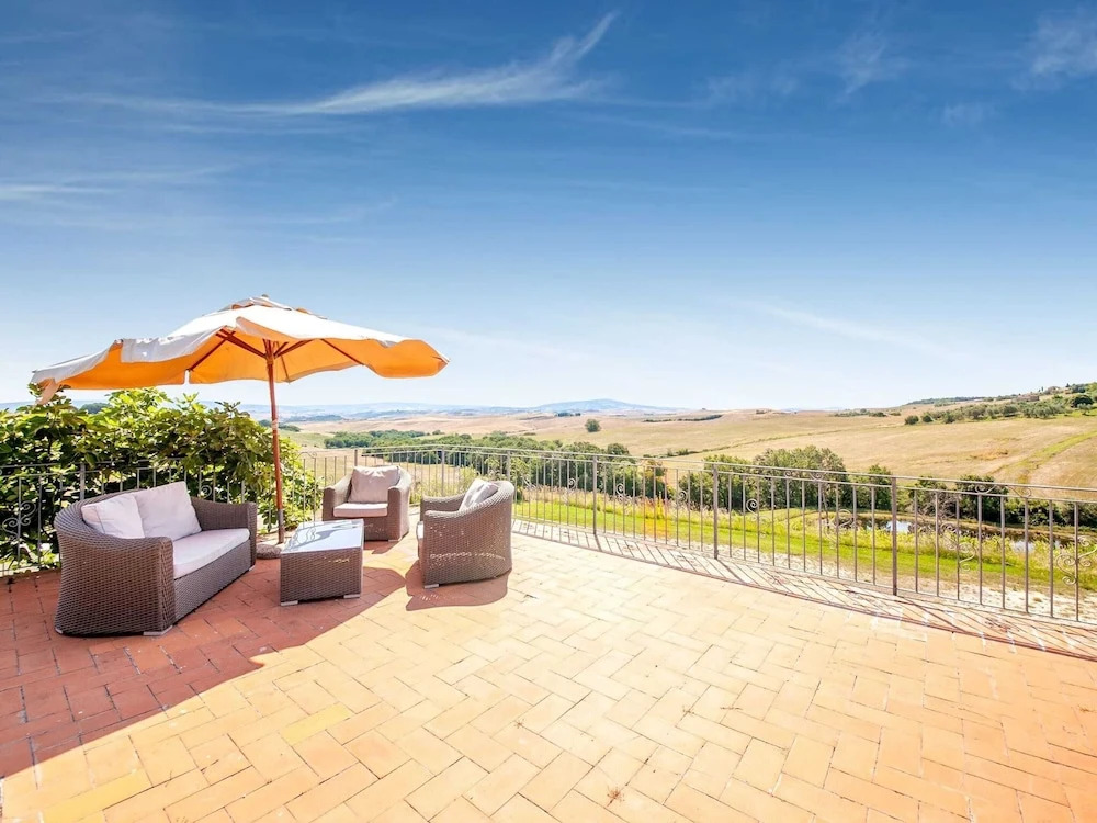 Splendid Holiday Home in Orciatico with Hot Tub & Pool