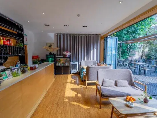 Dongjiang Lake Simple Holiday Villa