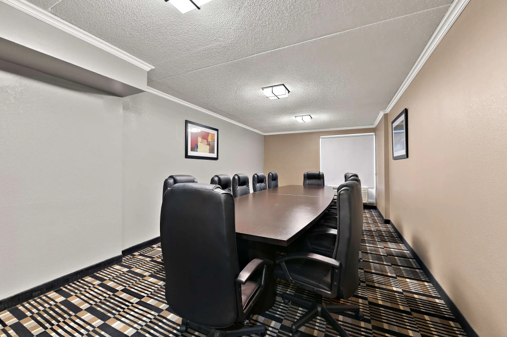 Best Western Plus Toronto North York Hotel & Suites