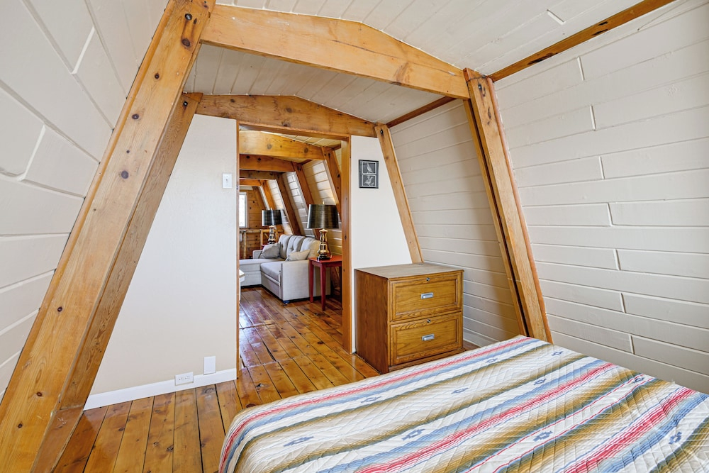 Hike, Bike & Atv! A-frame Rimrock Cabin w/ Views