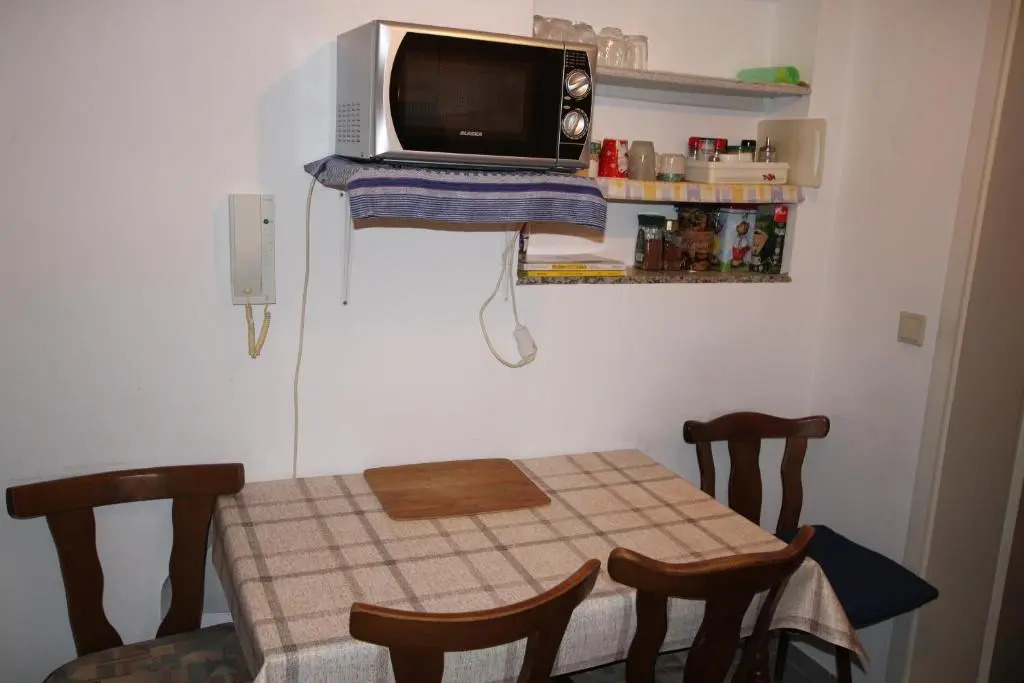 Monteurzimmer - Mittelfeld 005