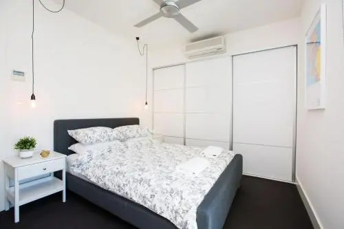 Magnificent Apartment + FREE car park near CBD
