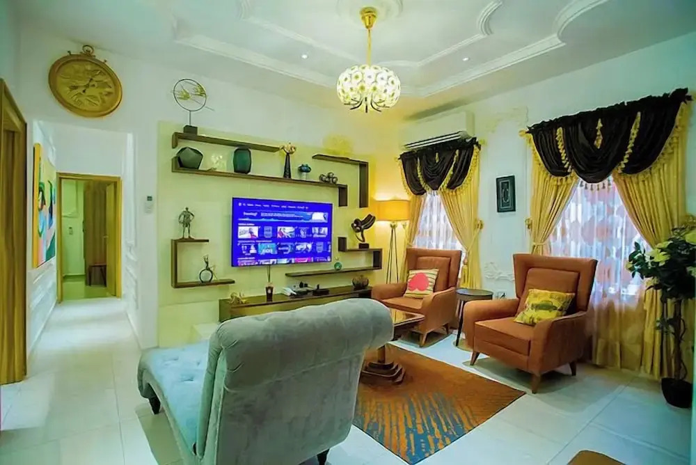 Zinq Bridge Aparments