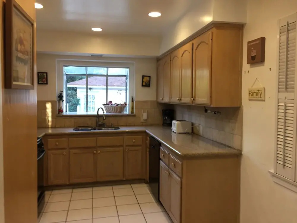 Lovely 2 Bedroom Home with Pool