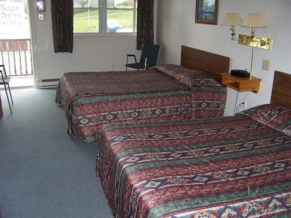 Dolan's Motel