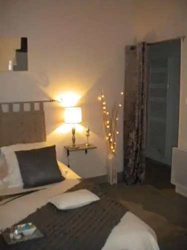 Little Suite - Suzanne (Adults Only)