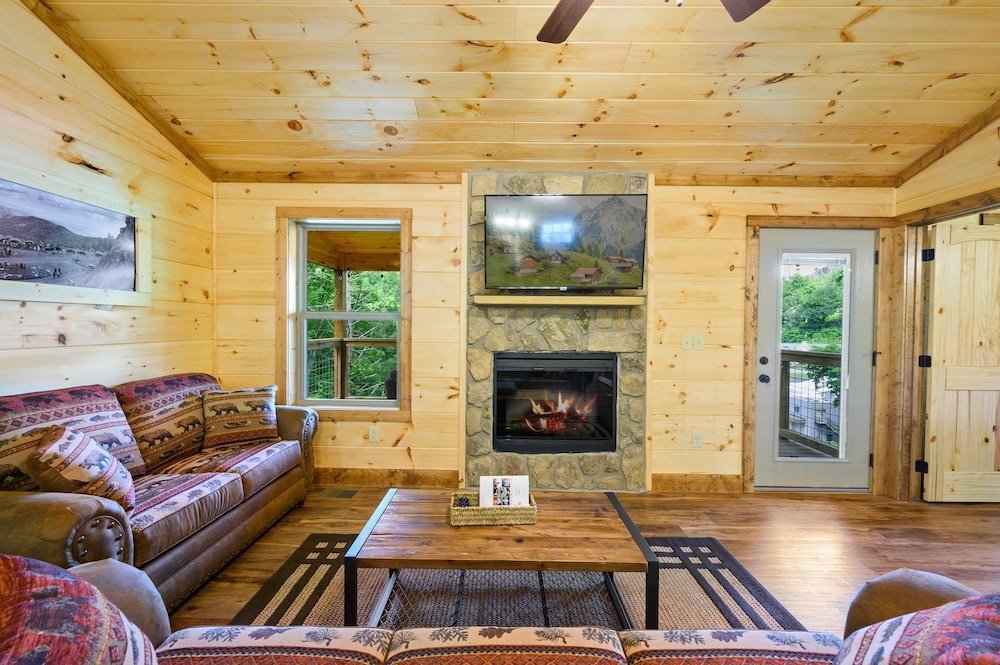 Stunning 4 King Suites Hot Tub Views Gamerm