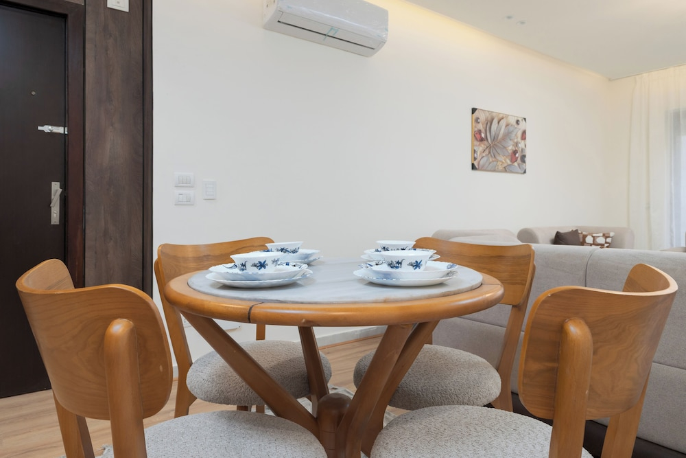 ALSAWAH 2BR Garden - Lake View Residence