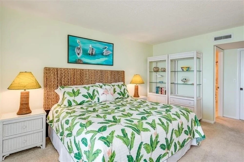 Sea Oats 215 2 Bedroom Home by RedAwning