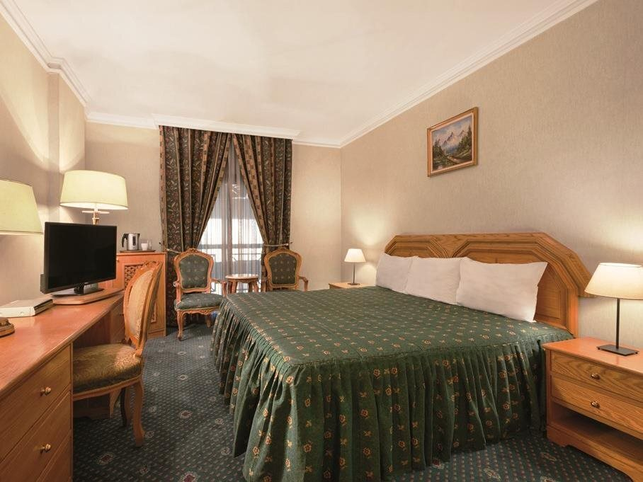 Ramada Encore by Wyndham Kuwait Downtown