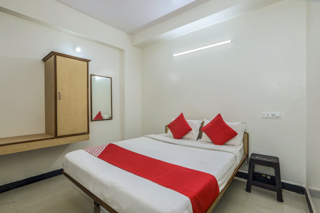 OYO 66837 Anurah Residency