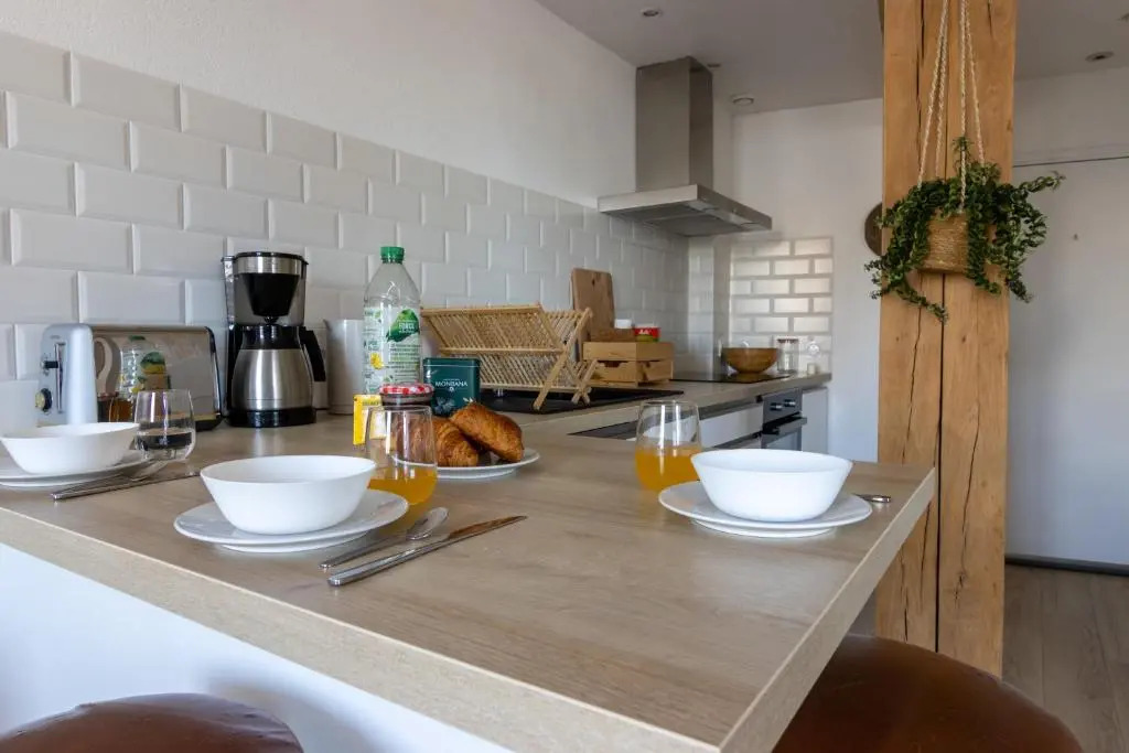 APPARTEMENT DUPLEX SAUMUR CENTRE, refait à neuf, à proximité du château