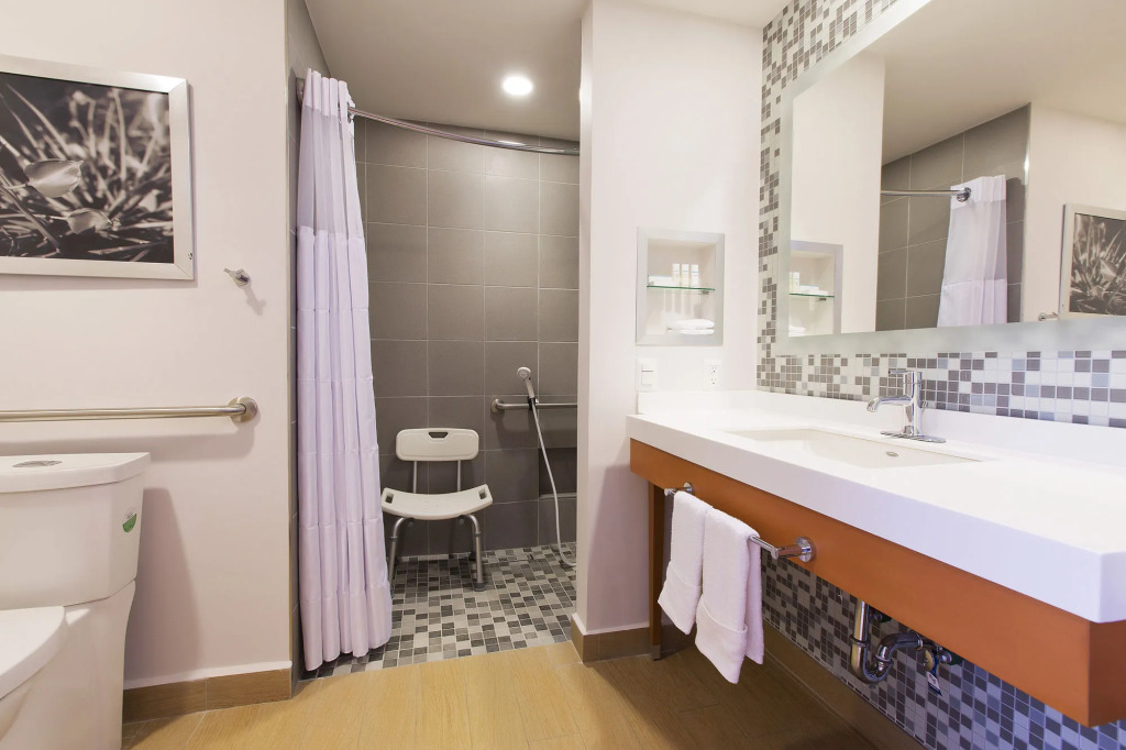 Hampton Inn & Suites by Hilton Paraiso
